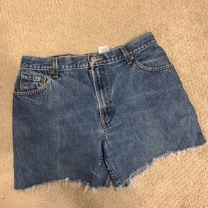 Levi’s distressed 550 shorts